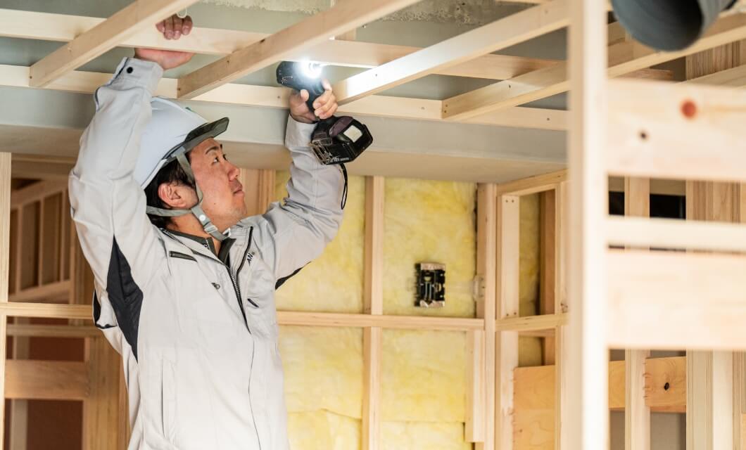 建築大工の業務風景写真